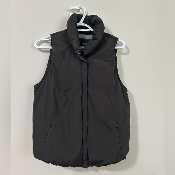GAP Puffer Vest - Picture 1 of 10